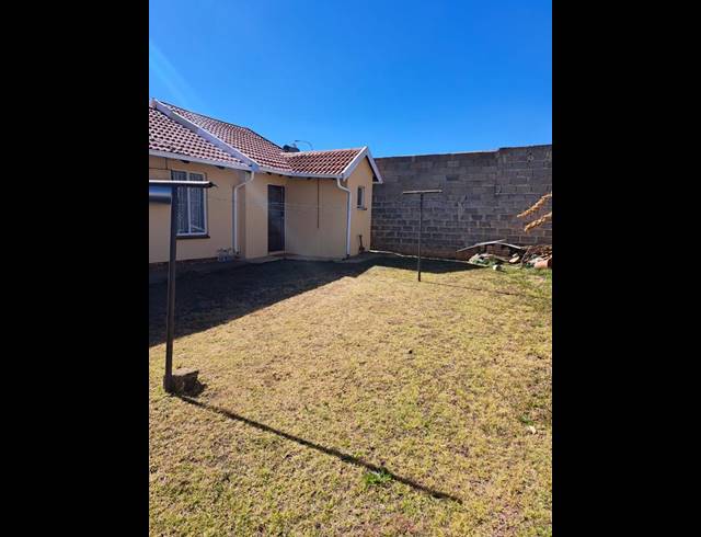 3 BEDROOM HOUSE FOR SALE IN ENNERDALE EXT 8